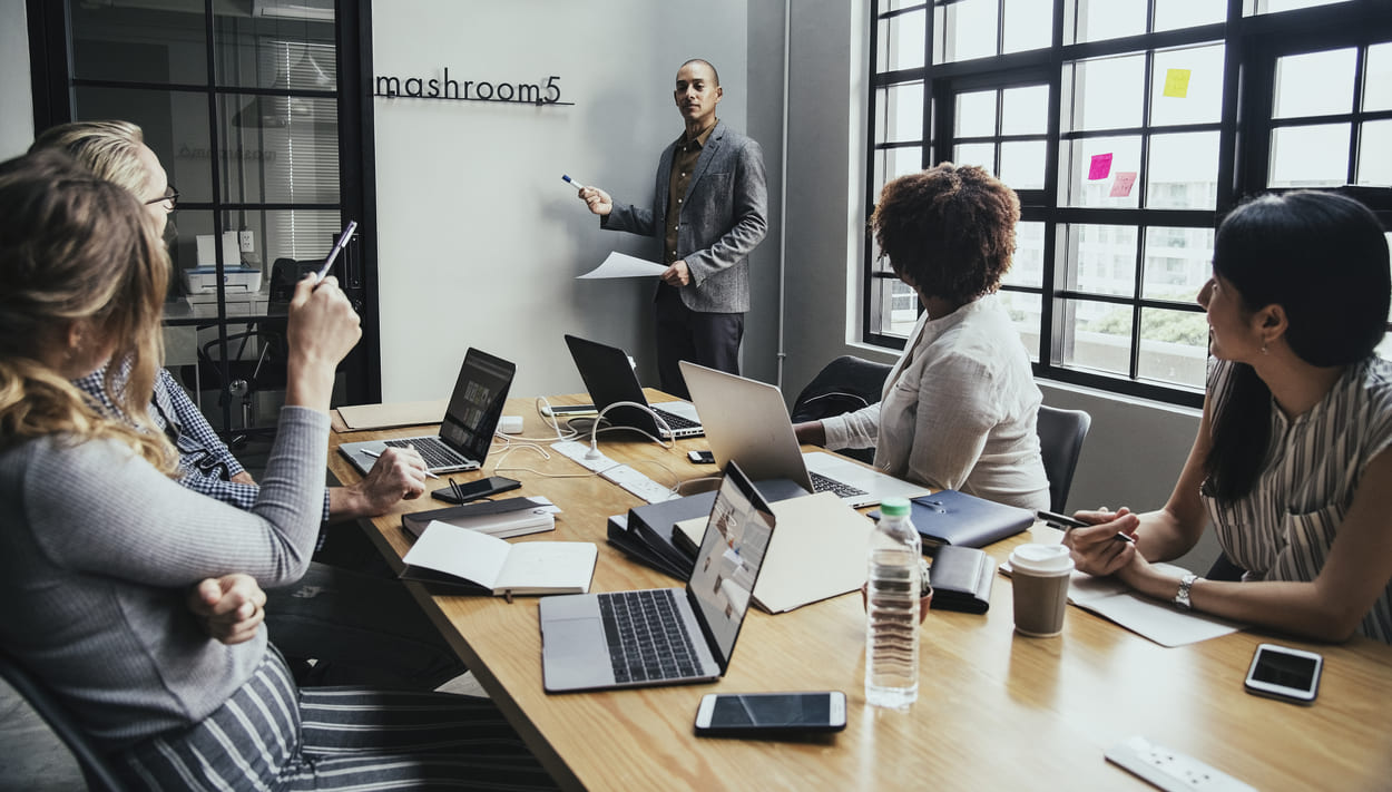 Marcondes Comunicação - Criação Sites Curitiba